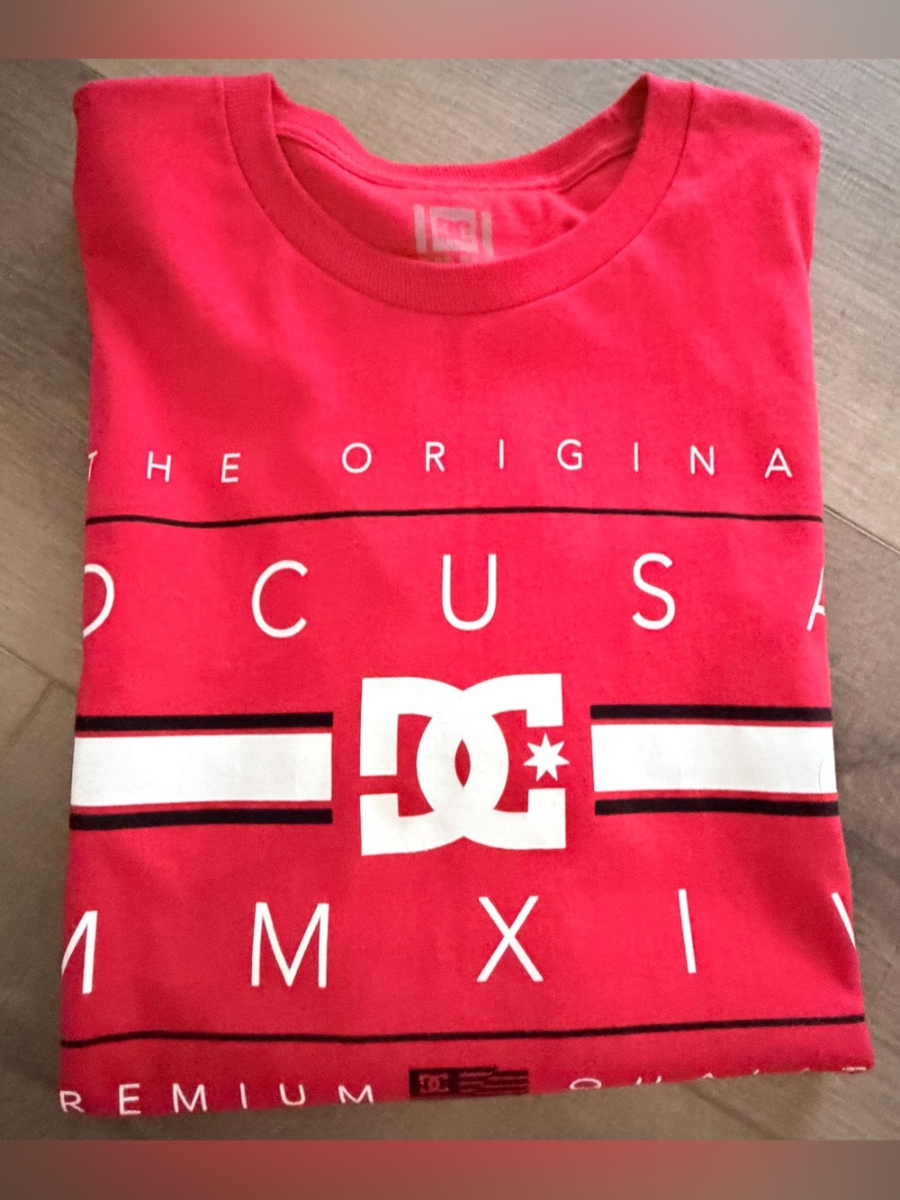 DC Shoes USA MMXIV Graphic Unisex Large Tee T Shirt Red Skater Premium Quality
